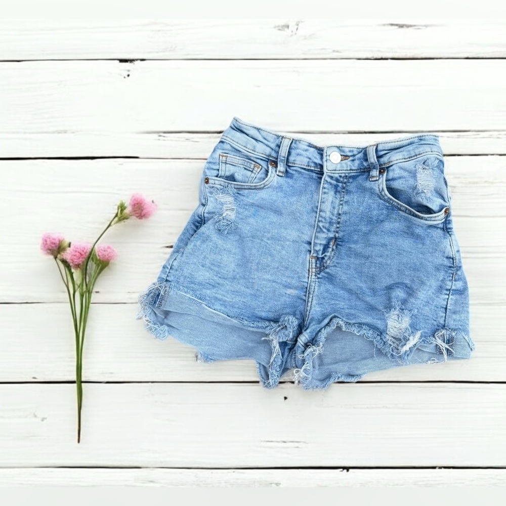 H&M, W4, Light Wash Distressed Mid Rise Jean Shorts
